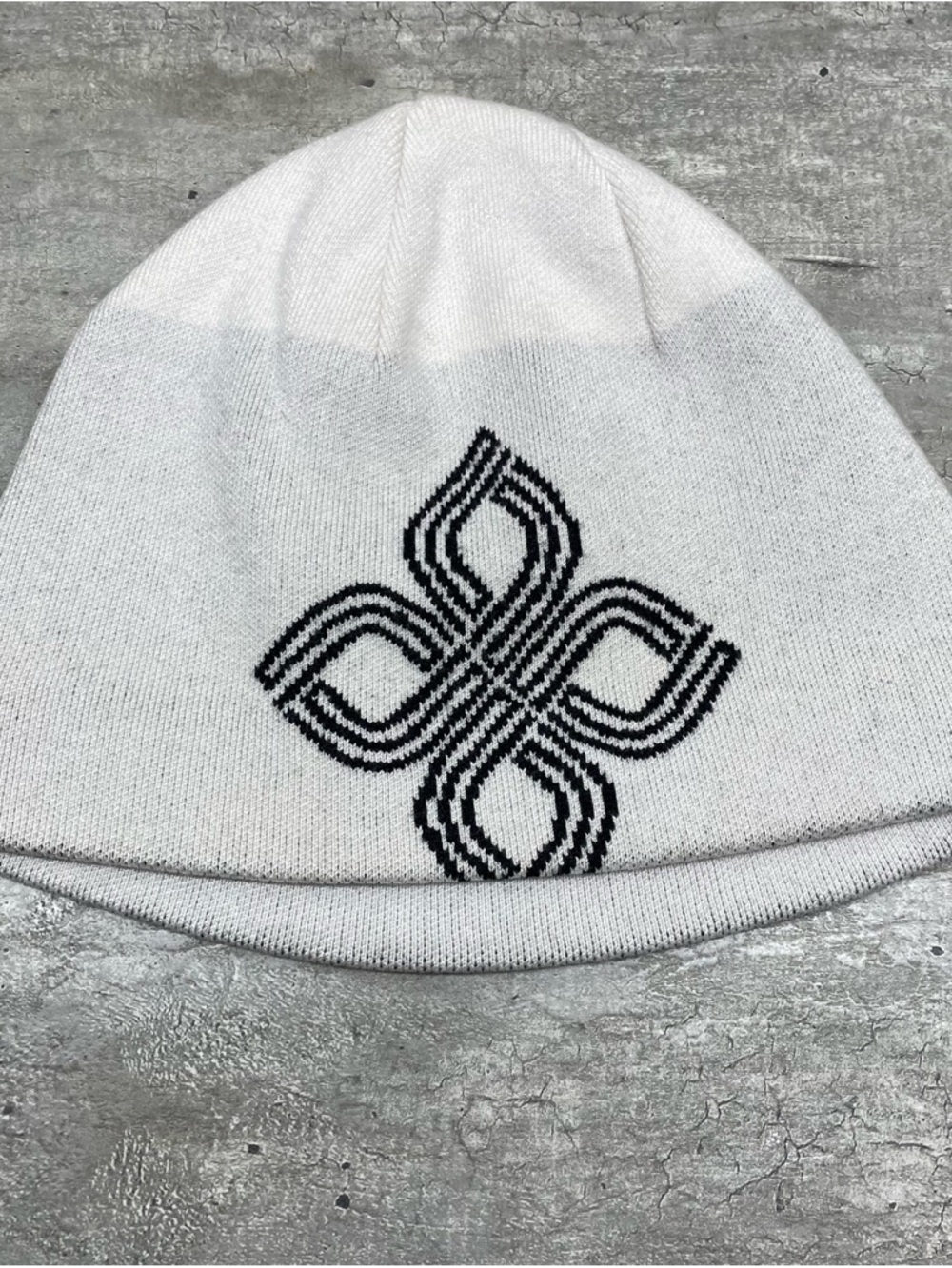 Lole Beanie Hat Womens OS White Grey Excellent Graphic Knit‎ Viscose Blend